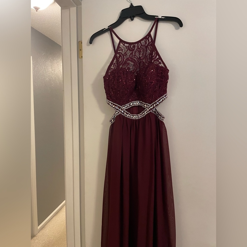 Windsor Prom dress! Maroon Size 5